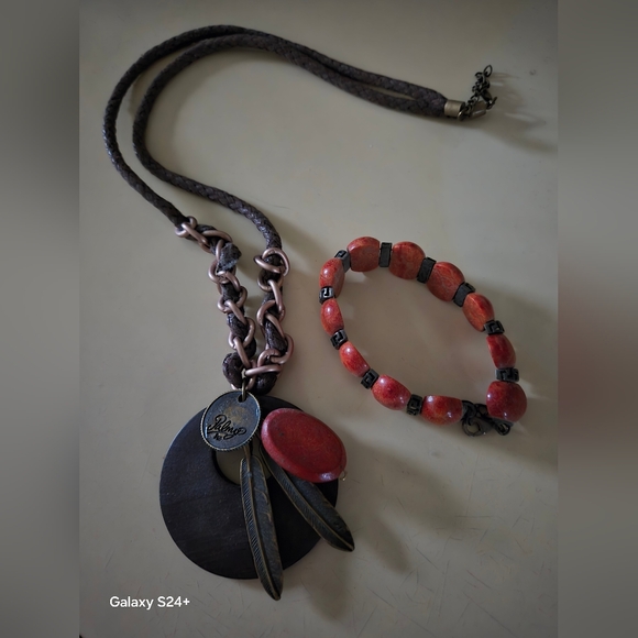 Jewelry - Chic Red and Brown Necklace with Bracelet Set